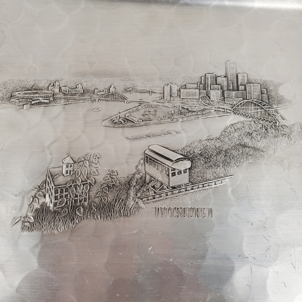 Vntg Hand-Wrought Hammered Aluminum Serving Tray - Pittsburgh Cityscape Etching - Picture 2 of 12